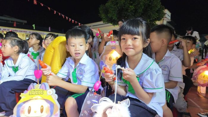 Không khí rộn ràng tại chương trình “Trăng thu cho em” trên đảo Thanh Lân, đặc khu Cô Tô.