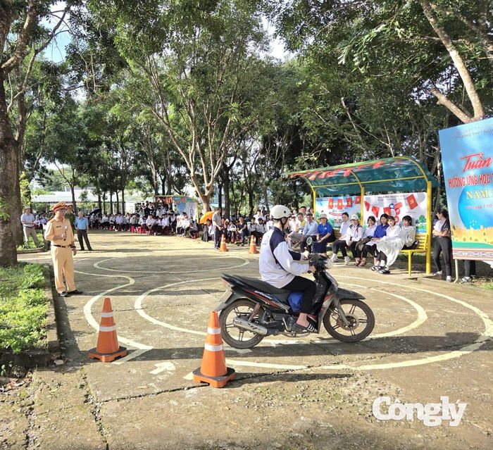 Học sinh được hướng dẫn, thực hành thực tế.