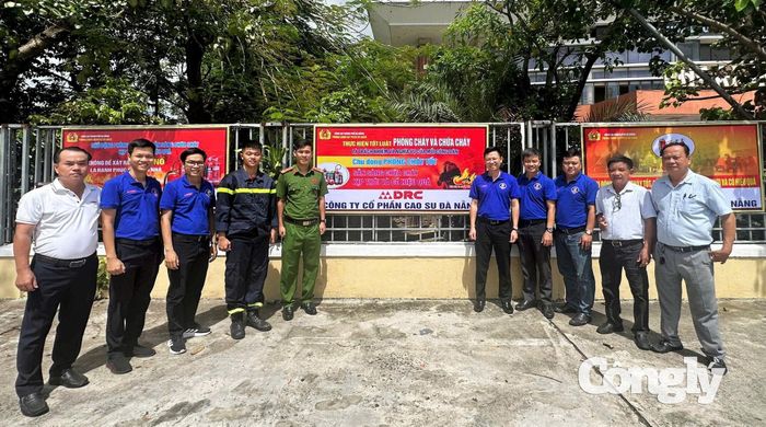 Các pano tuyên truyền PCCC được bố trí tại khu vực đông người, khu công nghiệp và các địa điểm công cộng trên địa bàn TP Đà Nẵng.