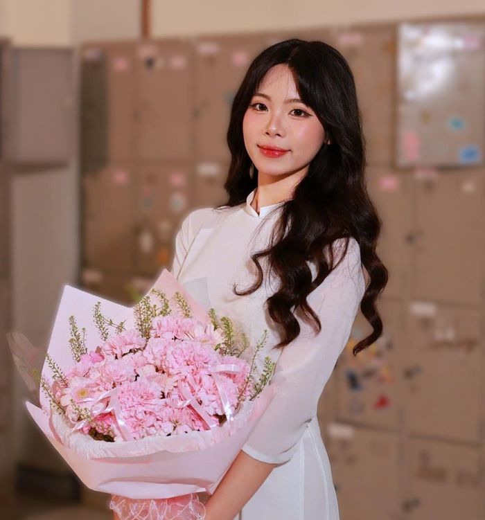 Chọn theo học ngành Kỹ thuật xây dựng, Phạm Minh Trang (cựu học sinh Trường THPT Chuyên Trần Phú, Hải Phòng) trở thành thủ khoa đầu vào toàn khóa của Trường ĐH Xây dựng Hà Nội năm 2026. Ảnh: NVCC.