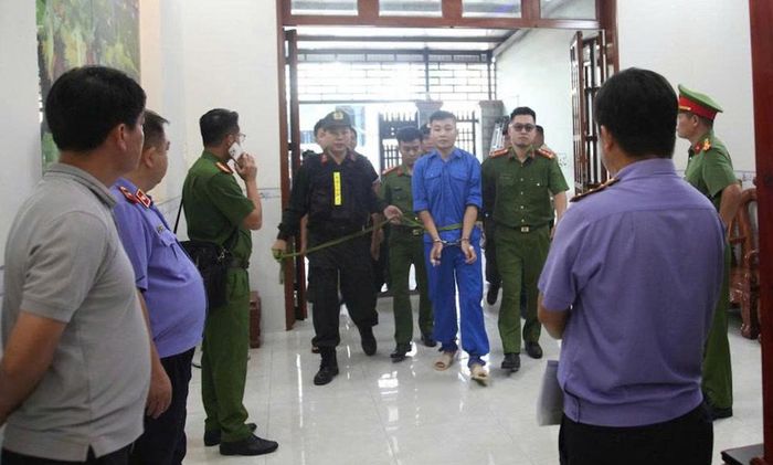 Quá trình điều tra, Nguyễn Đức Anh đã khai nhận từng đe doạ, ép buộc người yêu ra rừng tràm để định ra tay sát hại. Ảnh: CACC