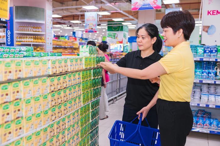 Vinasoy nghiên cứu và phát triển các sản phẩm từ đậu nành, yến mạch và các loại hạt, mang đến thêm lựa chọn dinh dưỡng cho người tiêu dùng.