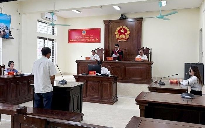 Quang cảnh phiên tòa.