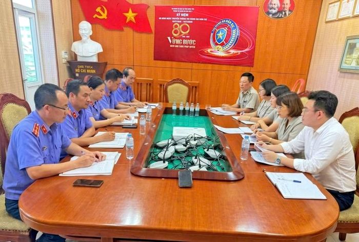 VKSND khu vực 3 tiến hành trực tiếp kiểm sát hoạt động thi hành án dân sự tại Phòng Thi hành án dân sự khu vực 3.