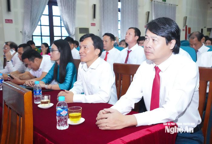 Lãnh đạo các địa phương tham gia Lễ ký kết quy chế phối hợp. Ảnh: Mai Hoa