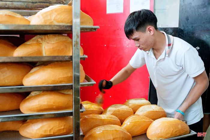 Việc kiểm tra các cơ sở sản xuất, chế biến trong dịp Tết Trung thu nhằm siết chặt an toàn thực phẩm trước khi đến tay người tiêu dùng.