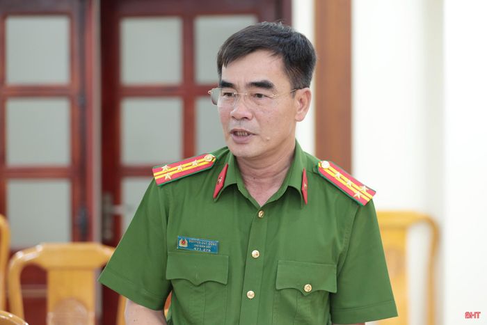 Đại tá Nguyễn Duy Đông - Phó Giám đốc Công an tỉnh phát biểu tại cuộc làm việc.