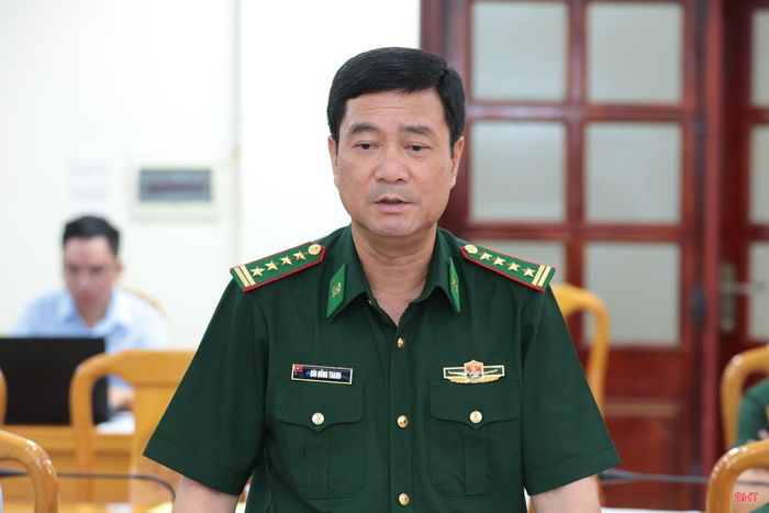 Đại tá Bùi Hồng Thanh - Phó Chỉ huy trưởng Bộ CHQS tỉnh, Chỉ huy trưởng Ban Chỉ huy BĐBP Hà Tĩnh phát biểu tại cuộc làm việc.