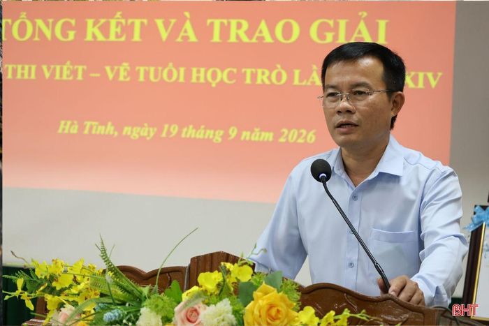 Tiến sỹ Nguyễn Tùng Lĩnh - Chủ tịch Hội Liên hiệp VHNT phát biểu tại buổi lễ tổng kết cuộc thi