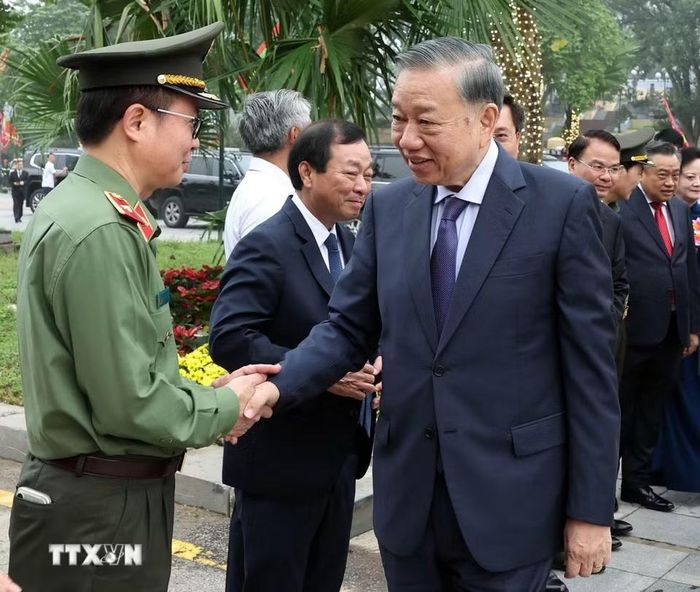 Tổng Bí thư, Chủ tịch nước Tô Lâm và các đại biểu. (Ảnh: Thống Nhất/TTXVN)