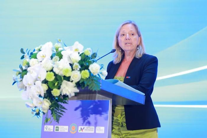 Bà Mariam J. Sherman chúc mừng Việt Nam về thành tựu mang tính bước ngoặt và khẳng định đây là sự ghi nhận đối với những cải cách đáng kể được thực hiện trong nhiều năm. (Ảnh: Vietnam+)