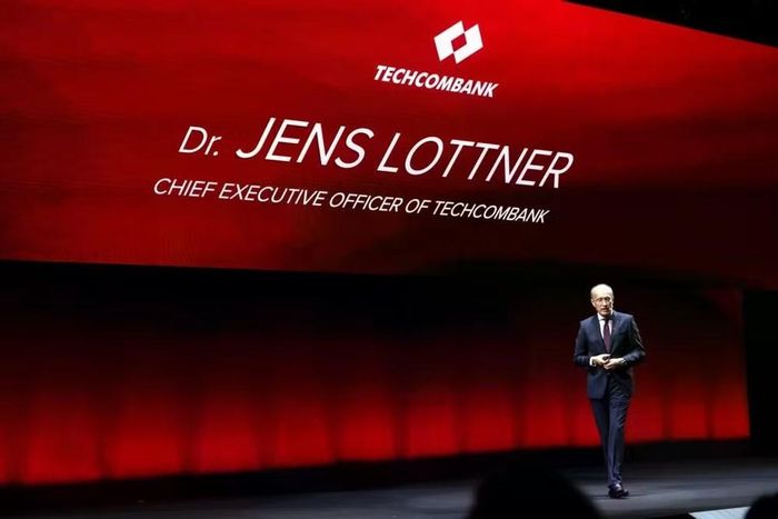 Ông Jens Lottner - Tổng Giám đốc Techcombank cho rằng Việt Nam đặt mục tiêu tăng trưởng GDP 10% thì cần khoảng 1.100 tỷ USD vốn trong 5 năm tới. (Ảnh: Vietnam+)