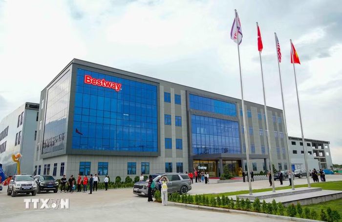 Nhà máy Bestway Cần Thơ là dự án đầu tiên đi vào hoạt động tại Khu công nghiệp VSIP Cần Thơ. (Ảnh: Thanh Liêm/TTXVN)