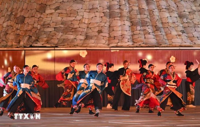 Các nghệ sĩ biểu diễn tại Lễ khai mạc Đại hội Thể thao châu Á lần thứ 20 (ASIAD 20) ở Nagoya, Nhật Bản tối 19/9/2026. (Ảnh: THX/TTXVN phát)