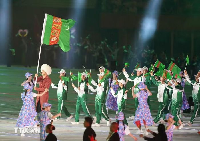 Đoàn thể thao Turkmenistan diễu hành trong lễ khai mạc Đại hội Thể thao châu Á lần thứ 20 (ASIAD 20) tại thành phố Nagoya, Nhật Bản ngày 19/9/2026. (Ảnh: THX/TTXVN phát)