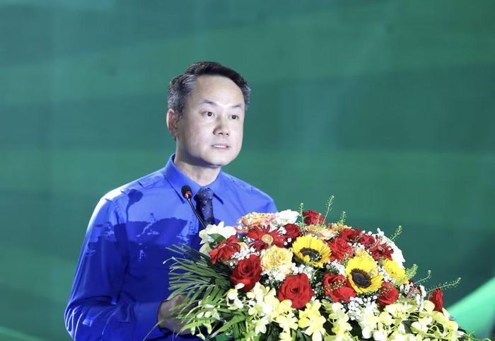 Bí thư Trung ương Đoàn, Chủ tịch Trung ương Hội Liên hiệp thanh niên Việt Nam Nguyễn Kim Quy phát biểu tại lễ trao giải. (Ảnh: Vietnam+)