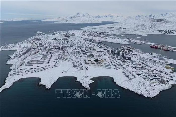 Quang cảnh thành phố Nuuk, thủ phủ Greenland ngày 13/1/2026. Ảnh: Anadolu Agency/TTXVN