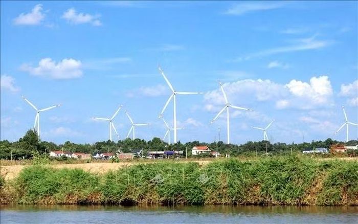 Trước áp lực giải tỏa công suất ngày càng lớn, UBND tỉnh Quảng Trị kiến nghị Bộ Công Thương điều chỉnh phương án đấu nối và bổ sung các công trình lưới điện truyền tải giai đoạn 2026 - 2030.