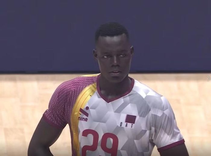 Mubarak Musa Thiik Madut của Qatar gây chú ý tại giải bóng chuyền châu Á với chiều cao 2,10 m dù được giới thiệu mới 13 tuổi. Ảnh: The Peninsulaqatar.