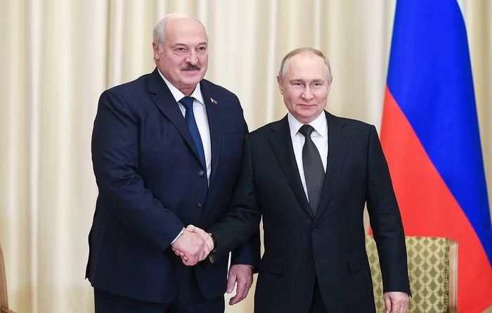 Tổng thống Belarus, Alexander Lukashenko và Tổng thống Nga, Vladimir Putin. Ảnh: TASS