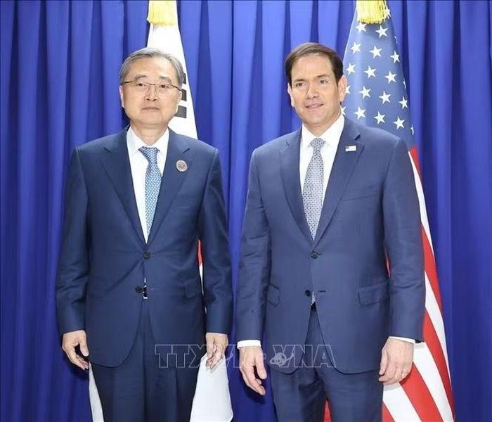 Ngoại trưởng Hàn Quốc Cho Hyun (trái) và Ngoại trưởng Mỹ Marco Rubio tại cuộc gặp ở Manila, Philippines ngày 22/7/2026. Ảnh tư liệu, minh hoạ: Yonhap/TTXVN phát
