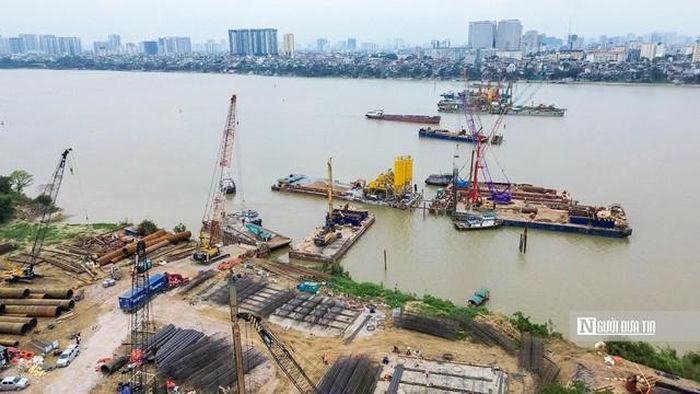 Hà Nội đang bước vào giai đoạn đẩy mạnh đầu tư hạ tầng (Ảnh: Hữu Thắng).