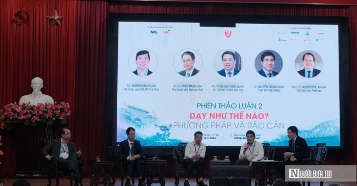 Các chuyên gia, nhà quản lý trao đổi tại phiên thảo luận.