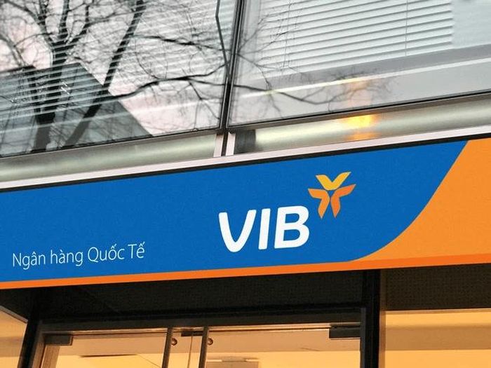 Hàng loạt lãnh đạo và người phụ trách tại VIB vừa hoàn tất nhận thêm cổ phiếu (Ảnh: VIB)
