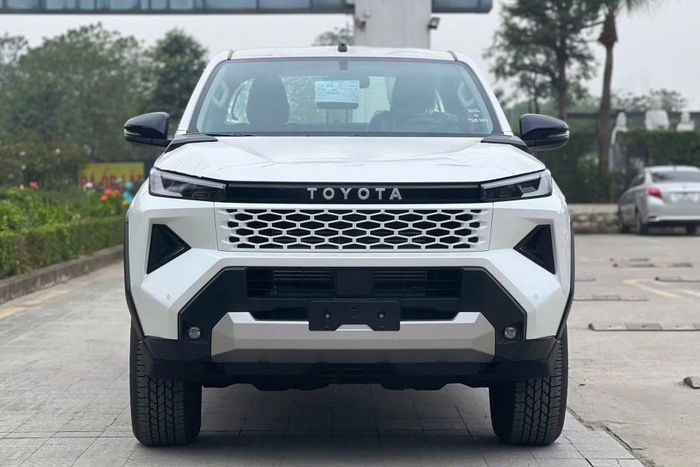 VF Wild gia nhập phân khúc bán tải vốn có sự hiện diện lâu năm của Ford Ranger, Toyota Hilux và Mitsubishi Triton. Ảnh: Toyota.