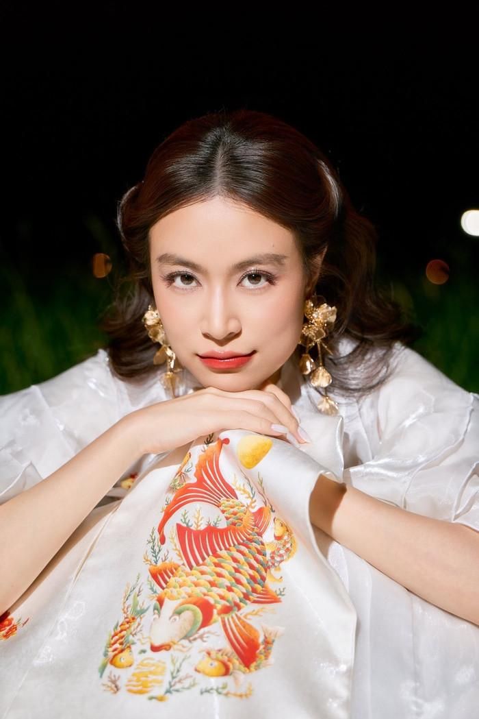 Ca sĩ Hoàng Thùy Linh.