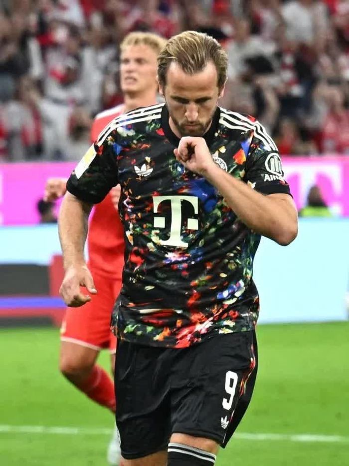 Ngôi sao của Bayern Munich, Harry Kane, đã trở thành cầu thủ ghi 100 bàn nhanh nhất lịch sử tại Bundesliga. Nguồn: Reuters