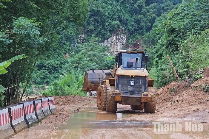Km138+710, Quốc lộ 217 đoạn qua xã Quan Sơn.