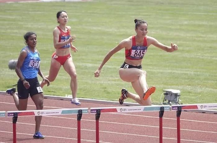Quách Thị Lan (845) trên đường chạy 400m rào nữ tại Asiad 2018. Ảnh: Dũng Phương (SGGP)
