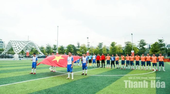 Các đội bóng sẵn sàng bước vào tranh tài.