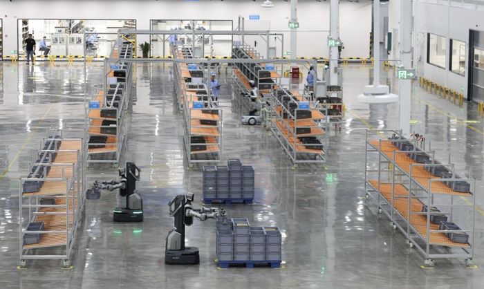 Quang cảnh bên trong nhà máy thông minh của UBTECH Robotics ở Liễu Châu. Ảnh: VCG.
