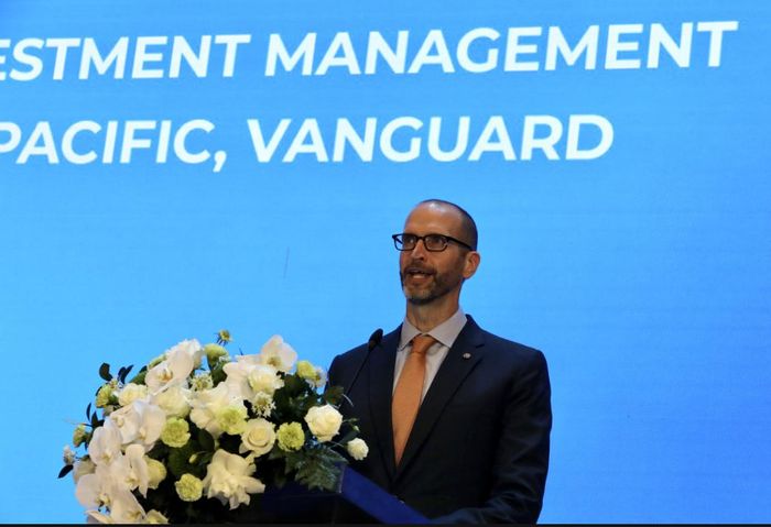 Ông Duncan Burns, Giám đốc phụ trách Quản lý đầu tư và cổ phiếu toàn cầu khu vực châu Á - Thái Bình Dương của Vanguard.