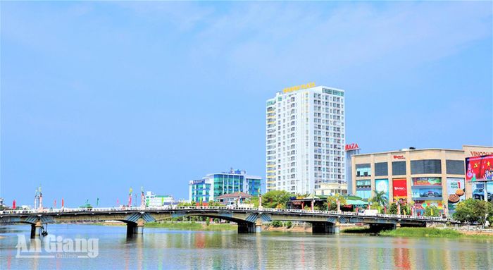 An Giang phát triển đô thị xanh, bền vững. ẢNH: HẠNH CHÂU