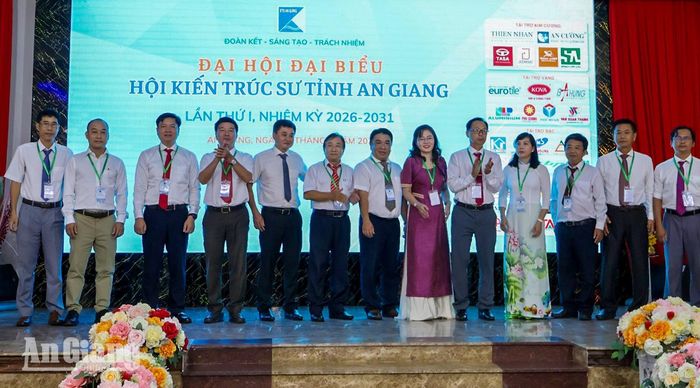 Ban Chấp hành Hội Kiến trúc sư tỉnh An Giang khóa I, nhiệm kỳ 2026 - 2031 ra mắt đại hội.