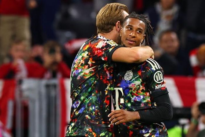 Michael Olise và Harry Kane tỏa sáng trong trận thắng Union Berlin. Ảnh: EPA/ANNA SZILAGYI
