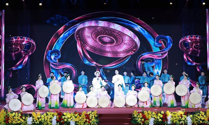  Tiết mục văn nghệ chào mừng Lễ công bố thành lập thành phố Bắc Ninh và đón nhận Huân chương Lao động hạng Nhất. 