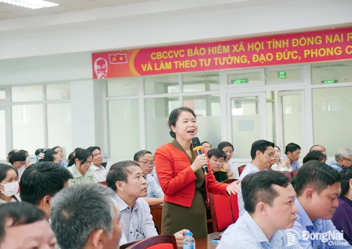 Lãnh đạo Bệnh viện Đa khoa Đồng Nai chia sẻ công tác khám, chữa bệnh BHYT tại bệnh viện. Ảnh: Hạnh Dung