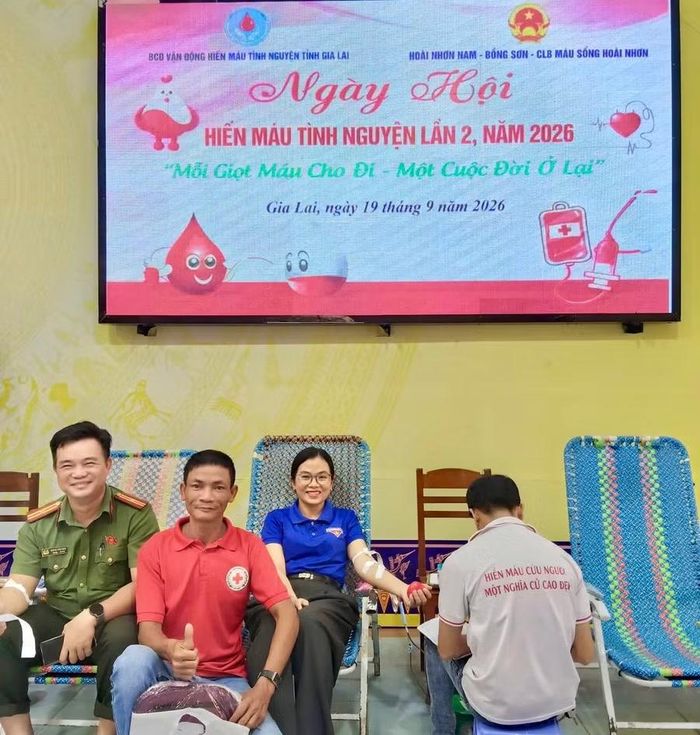 Hoạt động góp phần bổ sung nguồn máu phục vụ cấp cứu, điều trị, lan tỏa tinh thần “Một giọt máu cho đi - Một cuộc đời ở lại”. Ảnh: ĐVCC
