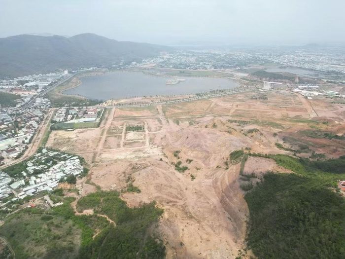  Giữa năm 2025, tỉnh điều chỉnh dự án, rút chiều dài tuyến còn 313 m do phần còn lại trùng ranh giới dự án Đô thị - Du lịch - Văn hóa - Thể thao hồ Phú Hòa. Ảnh: T.L 