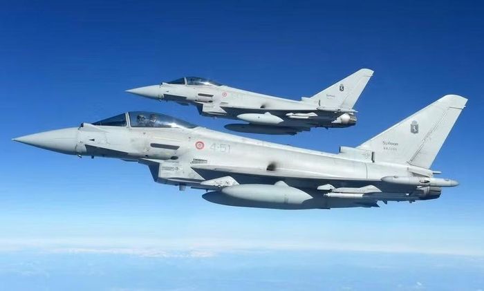 Tiêm kích Typhoon của Italy trong ảnh công bố ngày 10-6. Ảnh: BQP Italy
