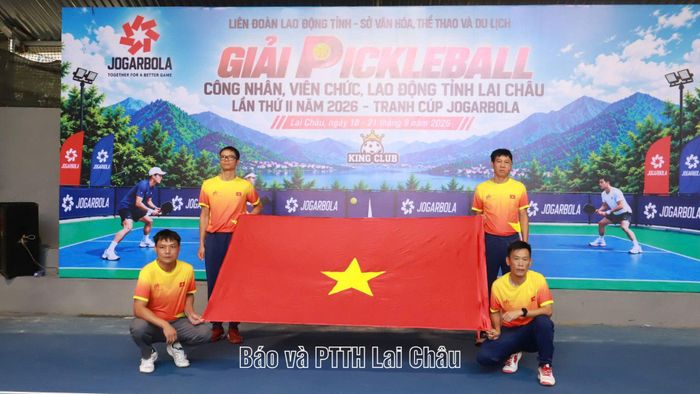 Quang cảnh lễ chào cờ.