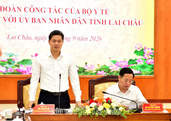 Đồng chí Vũ Mạnh Hà - Thứ trưởng Thường trực Bộ Y tế định hướng thảo luận.