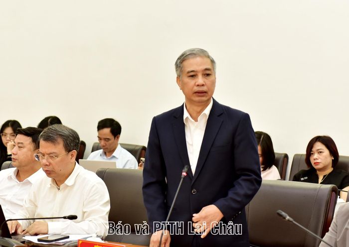 Lãnh đạo Trường Đại học Y dược Hải Phòng phát biểu về công tác hỗ trợ đào tạo nhân lực cho tỉnh Lai Châu.