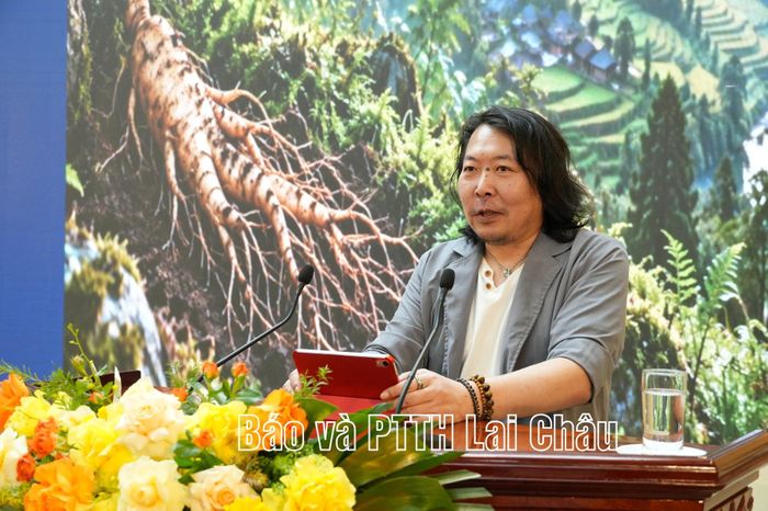Tiến sĩ Yamashita Kimihiko - Chủ tịch kiêm Tổng Giám đốc Công ty International Laboratory Organization Intestinal Immuity Research Institute tham luận về kết nối tri thức và kinh nghiệm Nhật Bản, đưa tiềm năng sâm Lai Châu ra thế giới.