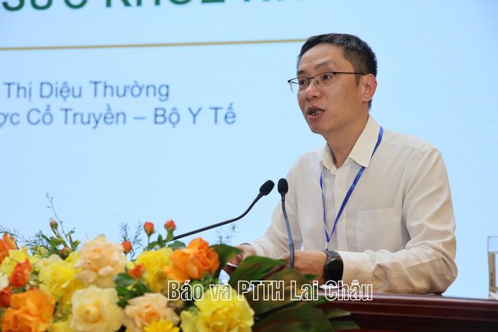 Thạc sĩ Nguyễn Đăng Lâm – Phó Cục trưởng Cục Quản lý y, dược cổ truyền, Bộ Y tế tham luận tại hội thảo về định hướng phát triển công nghiệp dược liệu và thuốc cổ truyền để chăm sóc, bảo vệ sức khỏe nhân dân.