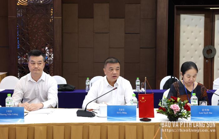 Đại diện Sở Văn hóa và Du lịch khu tự trị dân tộc Choang Quảng Tây (Trung Quốc) phát biểu tại buổi hội đàm